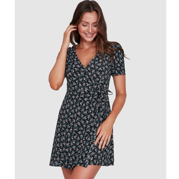 π₯π₯BILLABONG - BLOOM WRAP DRESSπ₯π₯ - Picture 5 of 10